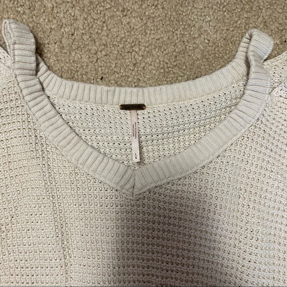 Womens Free People Cream Cold Shoulder Sweater size Large - Picture 3 of 6